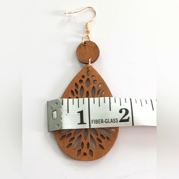 NWOT Elegant Wood and Faux Gold Teardrop Earrings, Costume Jewelry - Picture 3 of 3